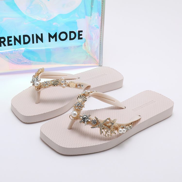 Jeweled Flat Beach Sandals TM251991 Summer White